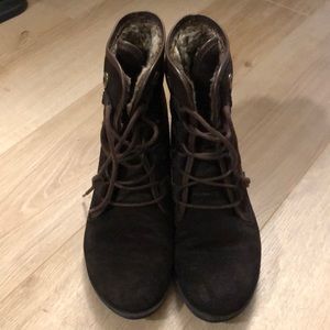 Naturalizer Aqua College